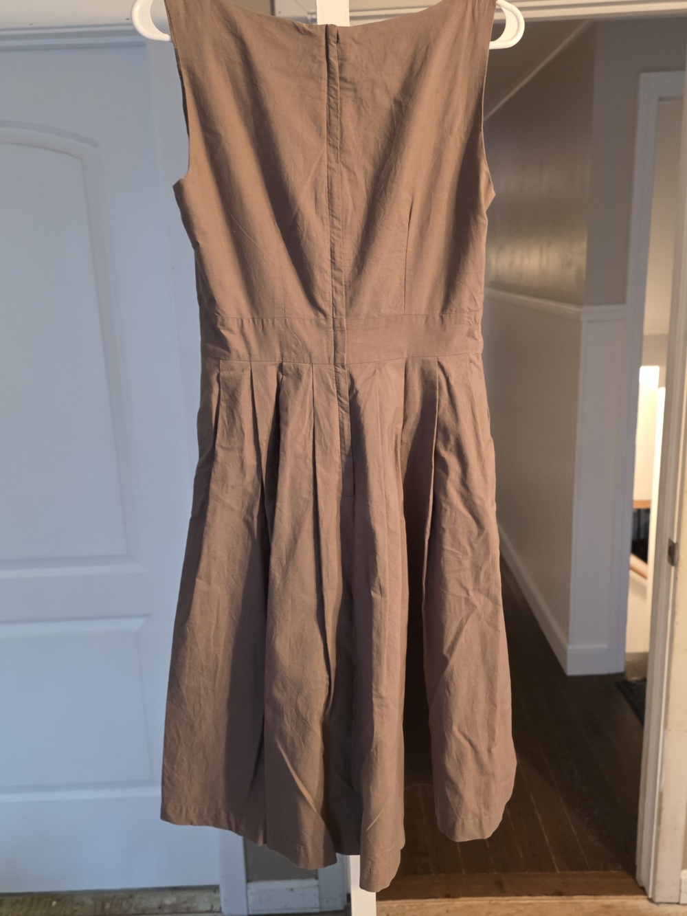 H&M Girls Sleeveless Pleated Dress in Taupe